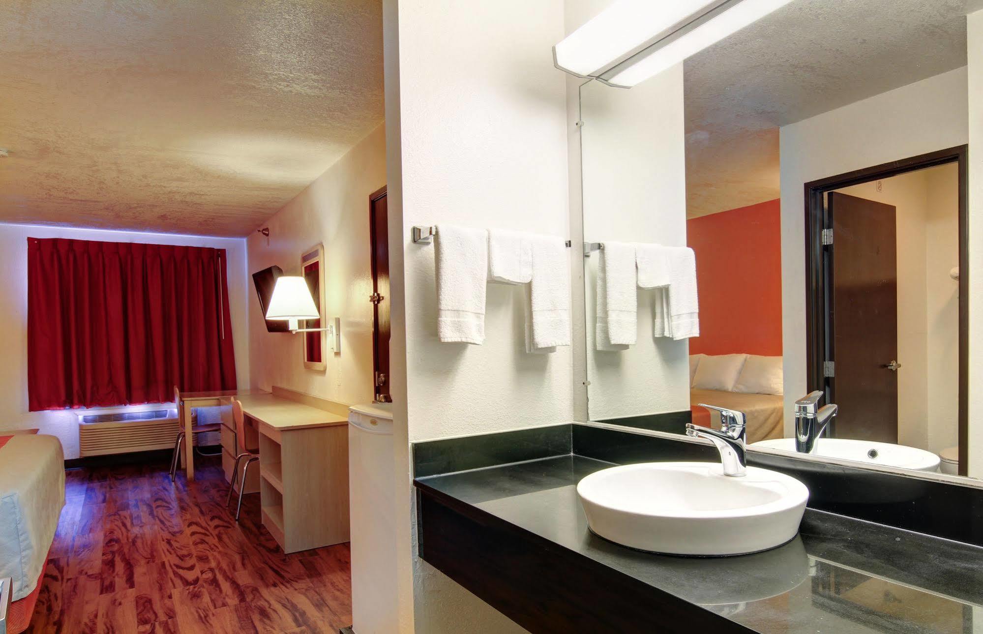 Motel 6-Columbia, Mo - East Dış mekan fotoğraf
