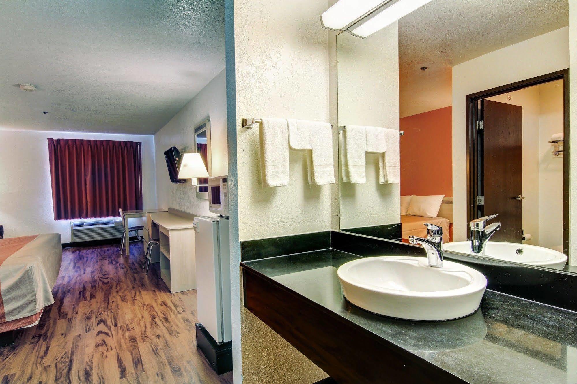 Motel 6-Columbia, Mo - East Dış mekan fotoğraf